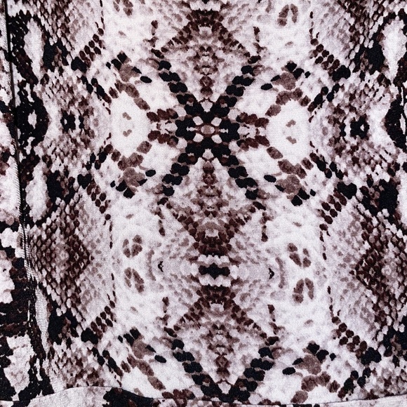 Nicole Miller V-Neck Animal Print Jumpsuit - Picture 6 of 6